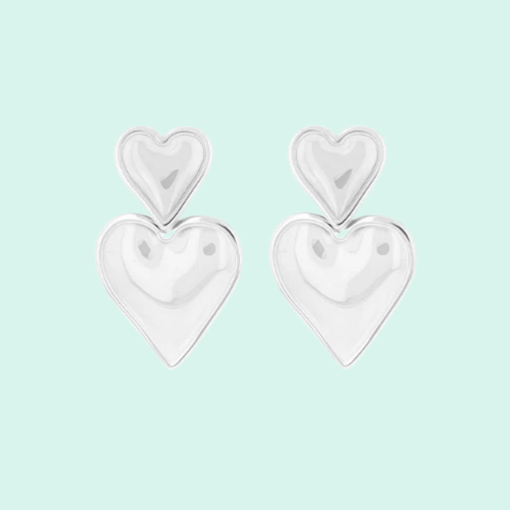SE-3068 - Silver stud heart earrings