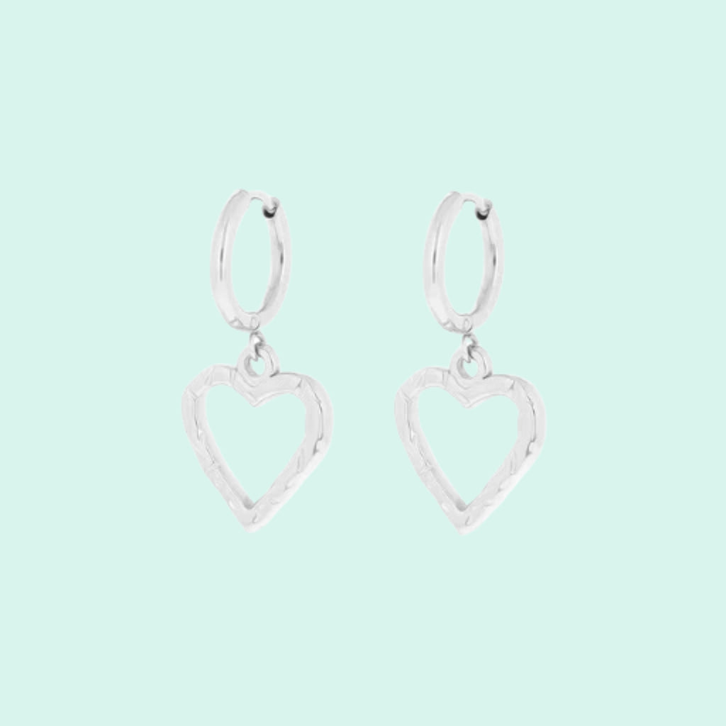 SE-3070 - Silver earrings with heart charm