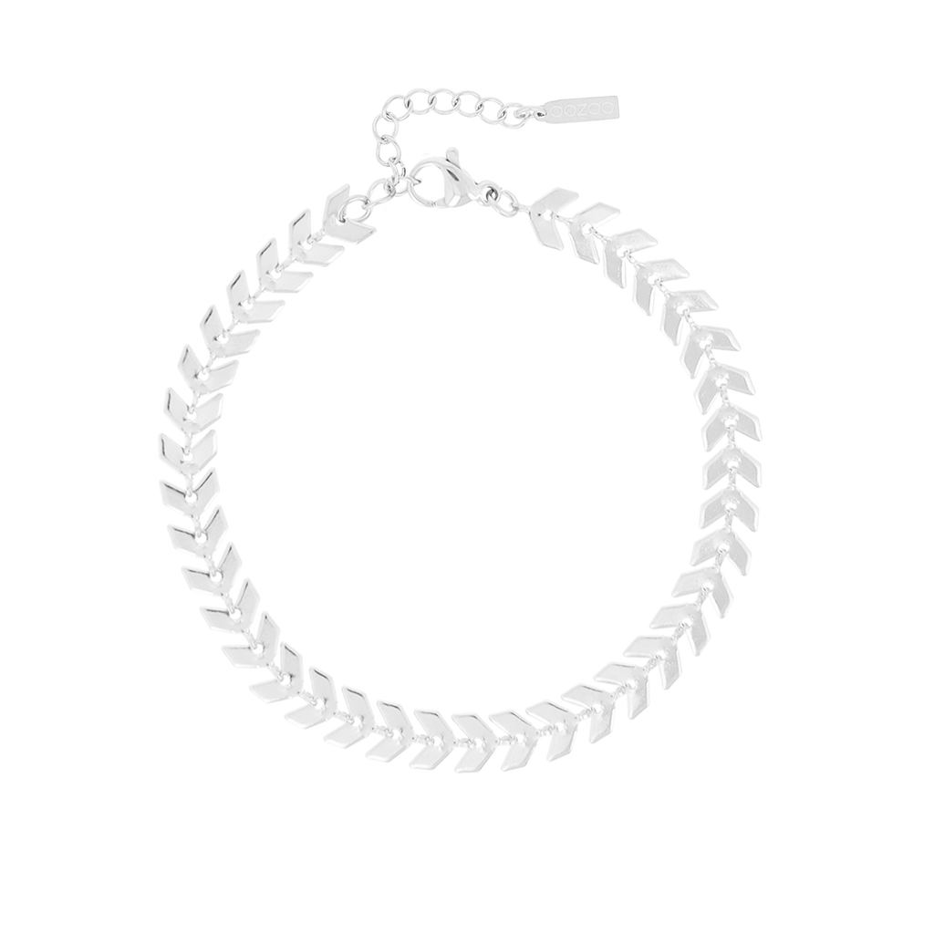 Silver coloured bracelet with V-chain
